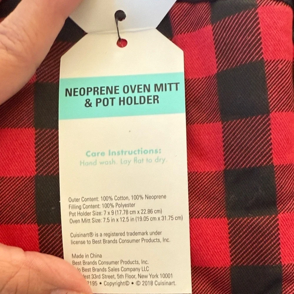 Cuisinart Red and Black Plaid Oven Mitt and Pot Holder Set